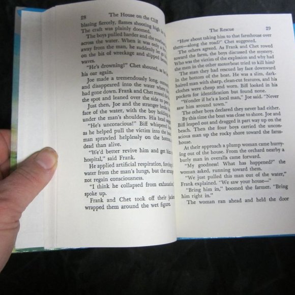 1959 THE HARDY BOYS, HC, #2 IN SERIES, THE HOUSE ON THE CLIFF BY FRANKLIN W DIXO - Picture 4 of 5